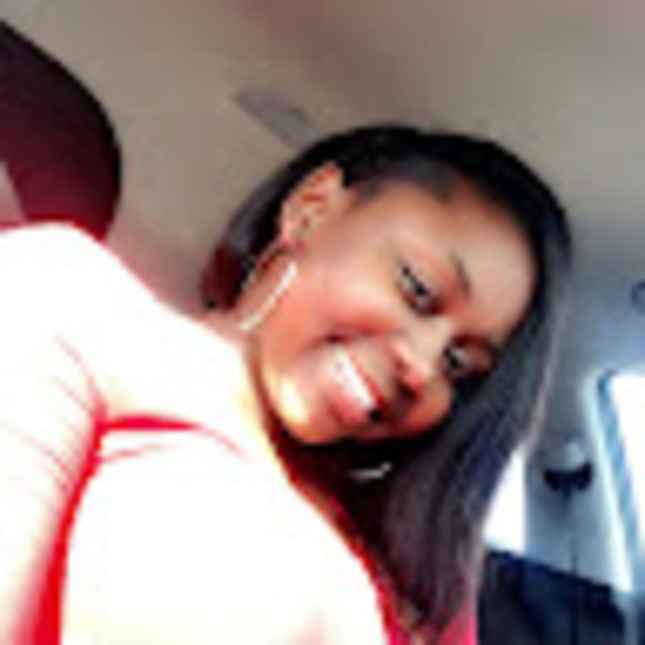 Meet your Posher, Danielle - Picture 1 of 1